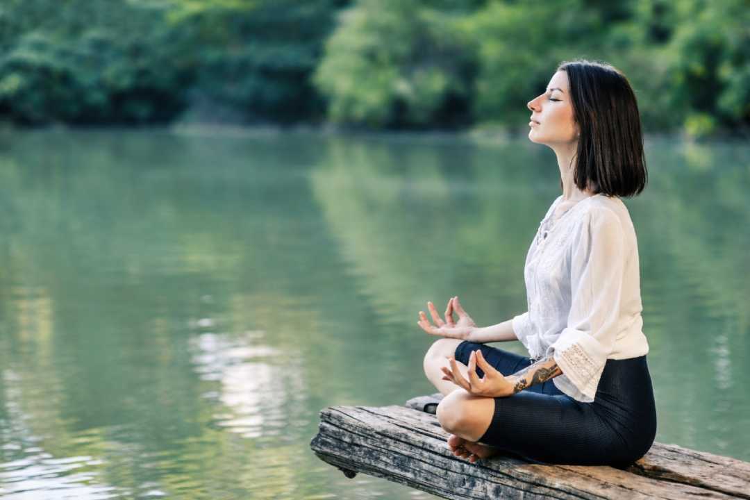 The Benefits of Meditation for Mental Health: How to Calm Your Mind and Reduce Stress
