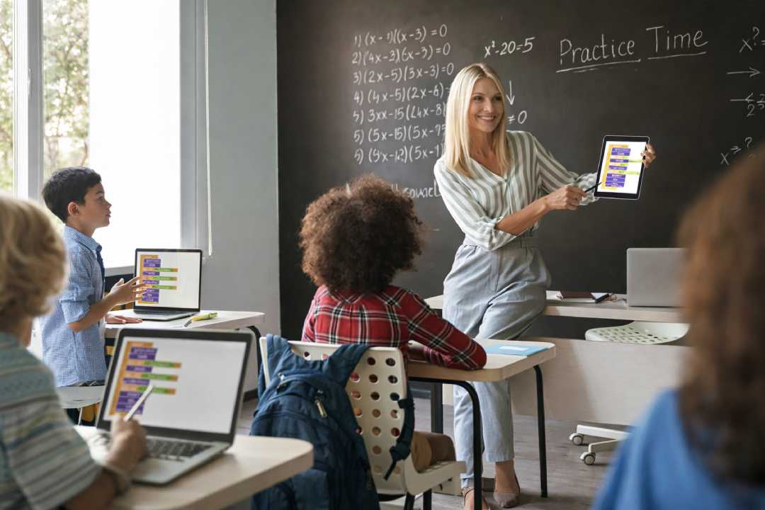 Top Tools for Teachers to Integrate Light Education in Their Curriculum