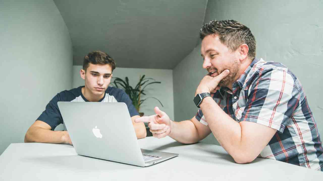 How to Give Clear Feedback Without Putting Others Down
