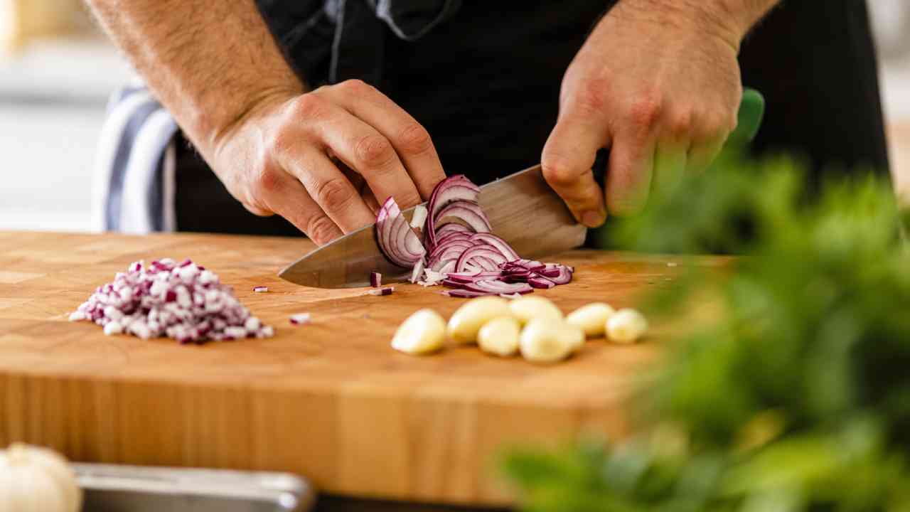 Why Do Onions Make Your Eyes Sting When You Cut Them?